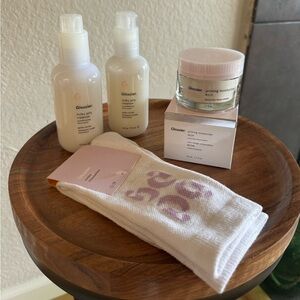 Glossier Milky Jelly Cleanser (2), Glossier Priming Moisturizer RICH & Socks 🧦